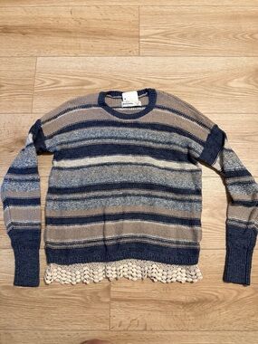 Abercrombie & Fitch Striped Crewneck Sweater in Navy & Cream size 11-12